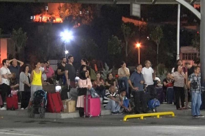 Otogarlarda bayram yoğunluğu gece boyunca sürdü