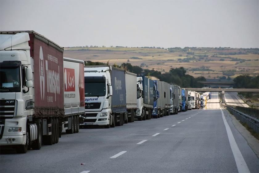 Kapıkule'de 18 kilometre TIR kuyruğu