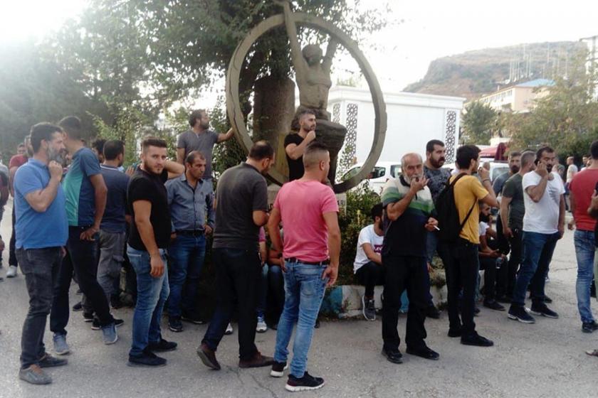 Dersim'de taşıma ücretine tepki gösteren şoförlerden protesto