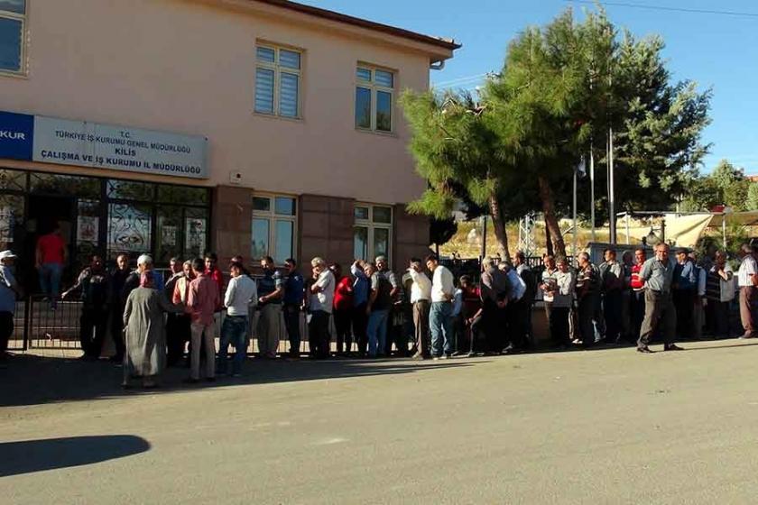 İşsizler iş bulma umuduyla ‘eş-dost’un kapısını çaldı