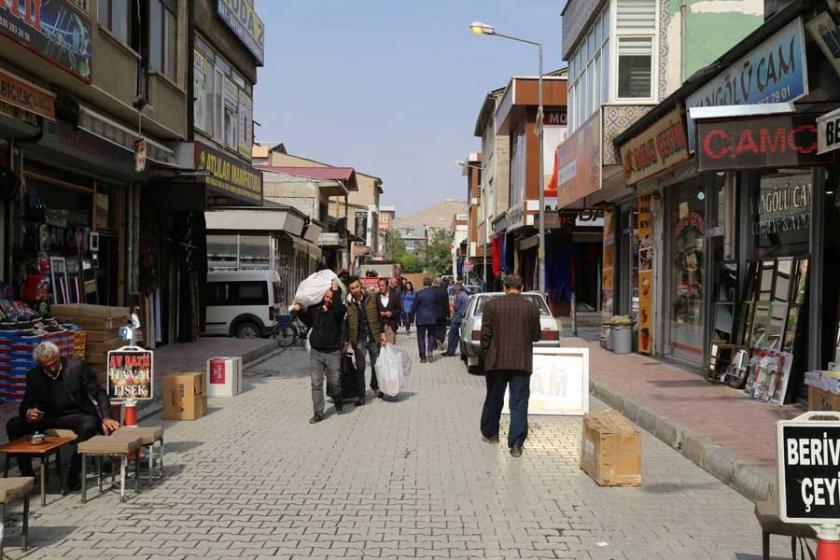 Vanlılardan ‘kayyım' yanıtı: Sandıkta irademizi ortaya koyacağız