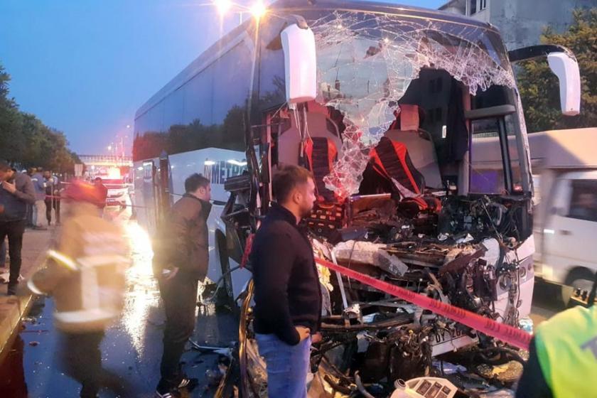 Zonguldak'ta otobüsle TIR çarpıştı: 1 ölü 17 yaralı