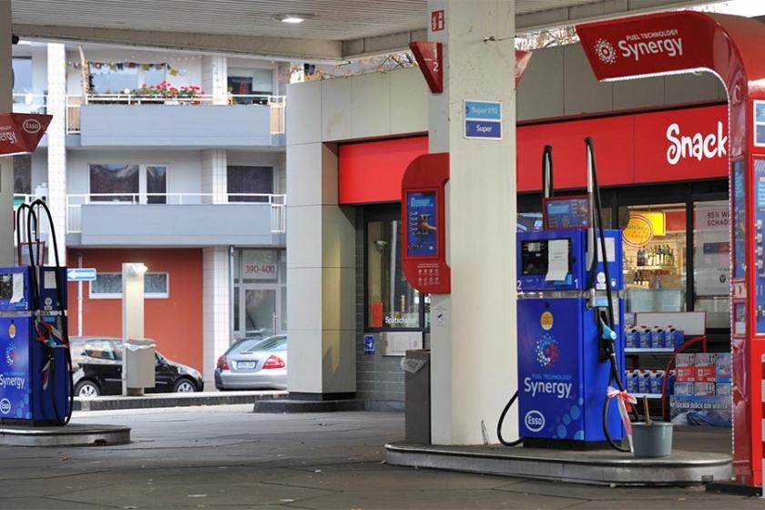 Ren Nehrinde su seviyesi düşünce Almanya'da petrol krizi baş gösterdi