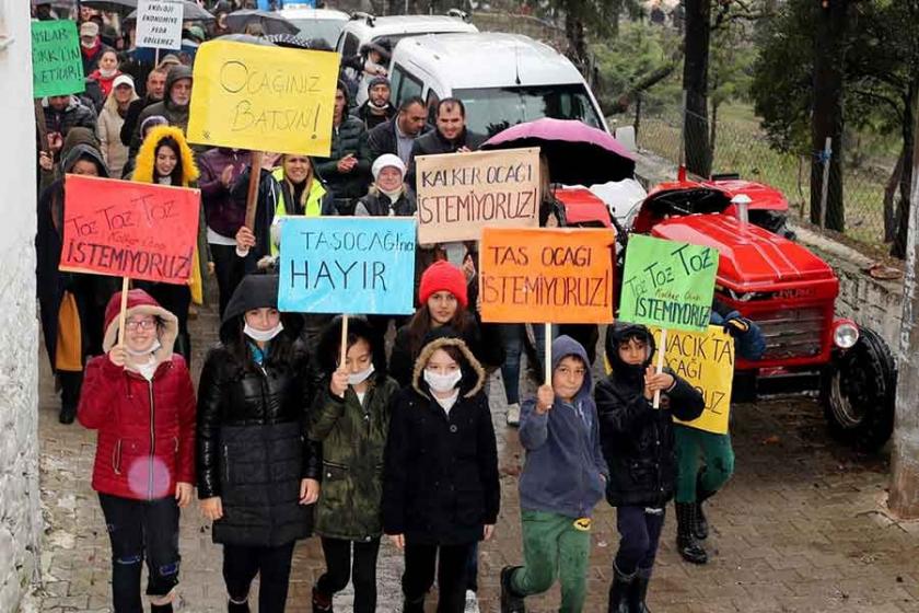 Urla'da taş ocağına karşı eylem