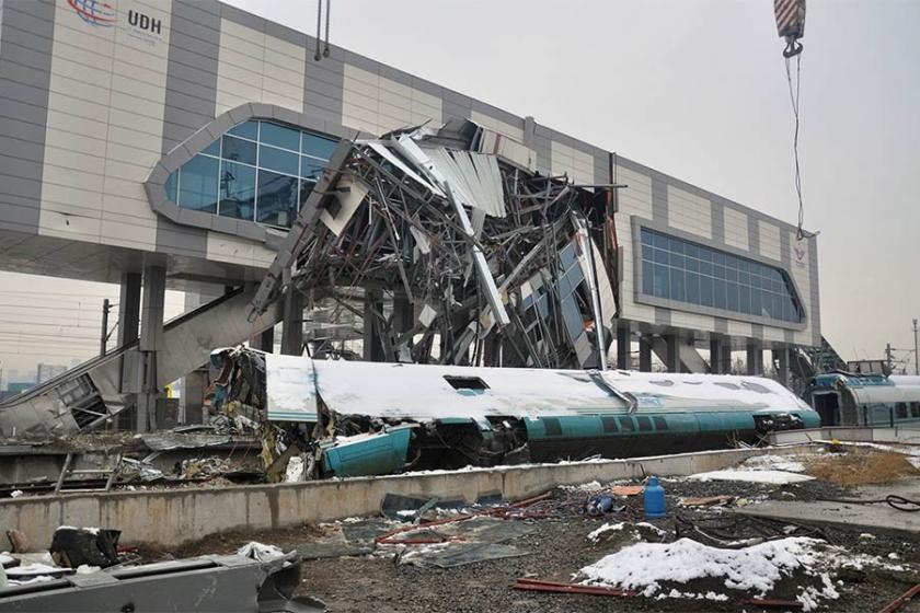 Tren kazasında gözaltına alınan 3 TCDD görevlisi tutuklandı