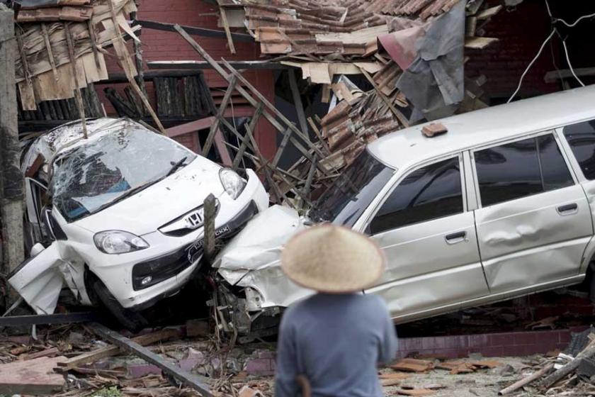 Endonezya'da 6.1 büyüklüğünde deprem