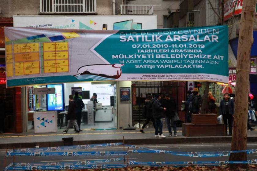 Sur kayyımı seçim öncesi taşınmazları satılığa çıkardı