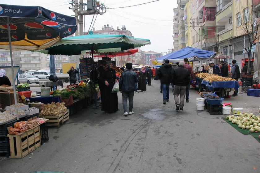 Güzeltepe pazarında ekonomiyi sorduk: Çocuklarımıza iş istiyoruz