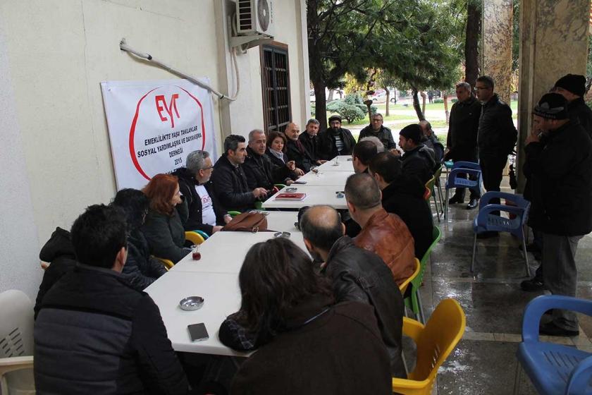 EYT'lilerden hükümete 'çift dikiş' ve 'fırsatçılık' yanıtı