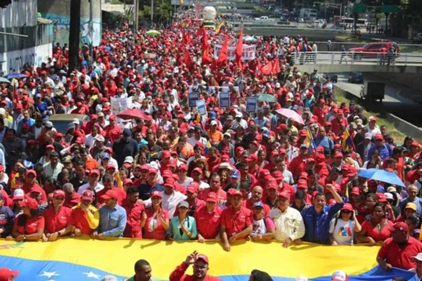 Venezuela'da petrol şirketi PDVSA'nın çalışanları ABD'yi protesto etti