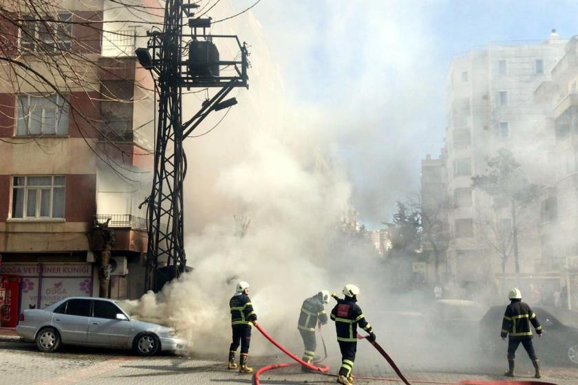 Urfa'da elektrik trafosunda patlama maddi hasara neden oldu