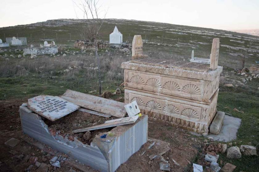 Ezidi mezarı tahrip edildi