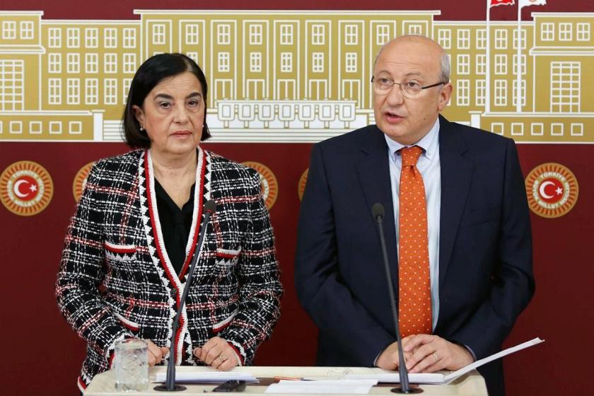 CHP’li Çakırözer: Gazeteciler 2019’a da mahkeme kapılarında girdi