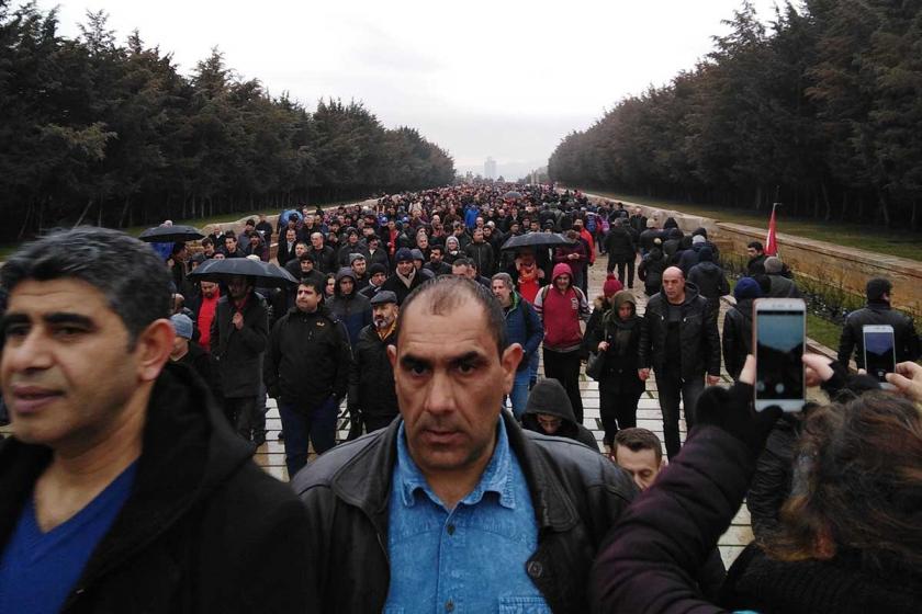 EYT'li bir emekçi: Yolları altından döşeseler oy vermem!