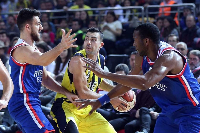 Anadolu Efes’i 80-70 yenen Fenerbahçe Beko, Türkiye Kupası'nı aldı