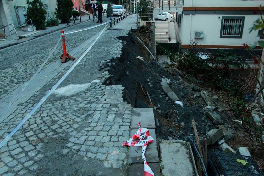 İstanbul'da yol ve duvar çökmeleri | Bu çökmeler neden yaşanıyor?