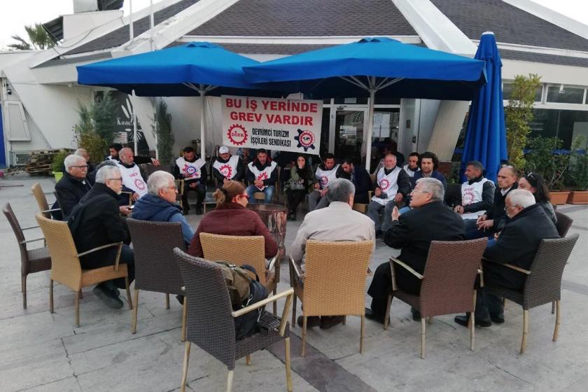 İzmir'de Karabağlar Belediyesi işçilerinin grevi sürüyor