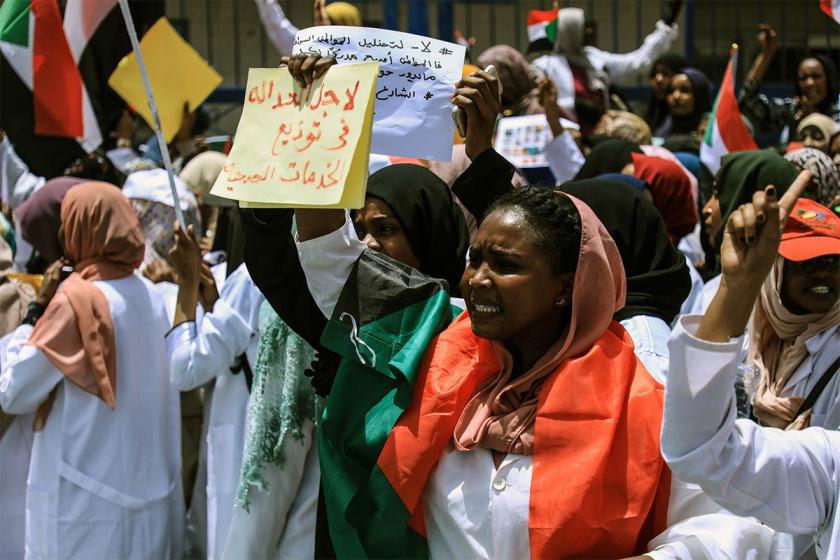 Sudan’da devrime yön veren kadınlar: ‘Kandakalar’