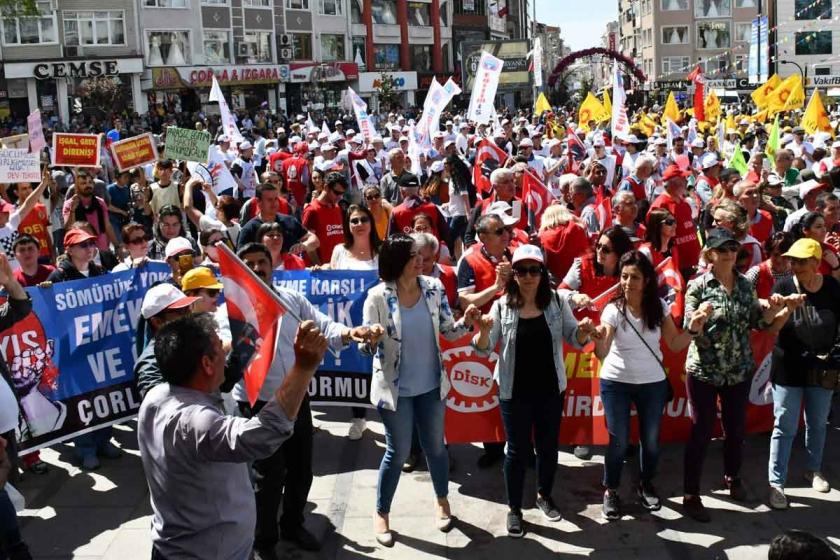 İzmir’de sendikacılar: Her alanda 1 Mayıs’ı kutlayıp taleplerini dile getireceğiz