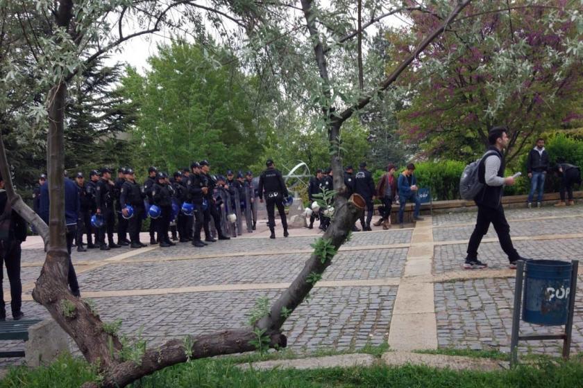 ODTÜ kampüsünde polislerin bekleyişi