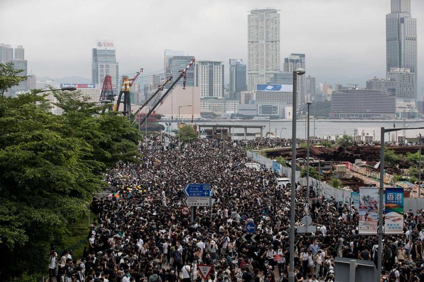 Hong Kong'da 'Şüphelilerin Çin'e iadesi' yasasına karşı protesto sürüyor