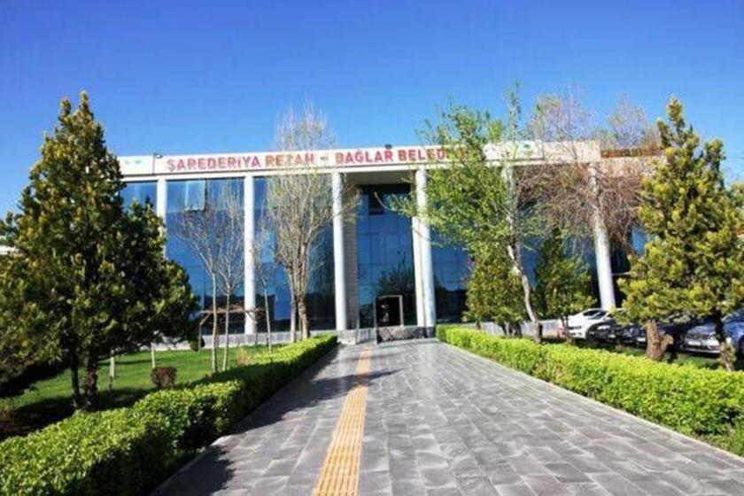 Bağlar'da, AKP'li başkanın işe aldığı kişinin belediyeye gelmediği ortaya çıktı