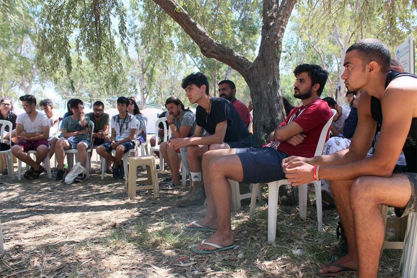 Takım elbiseli azizlerden biri olmak  ya da olmamak…