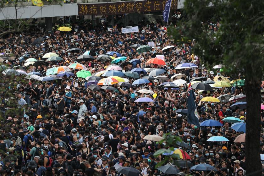 Hong Kong'daki protestolar: Grev kararı nedeniyle uçuşlar iptal edildi