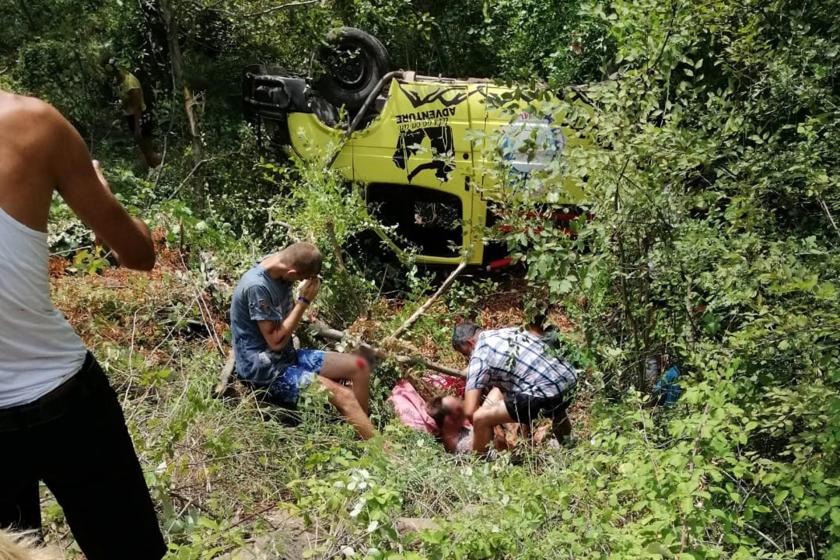 Alanya'da safari cipi devrildi: 1 kişi yaşamını yitirdi, 10 kişi yaralı