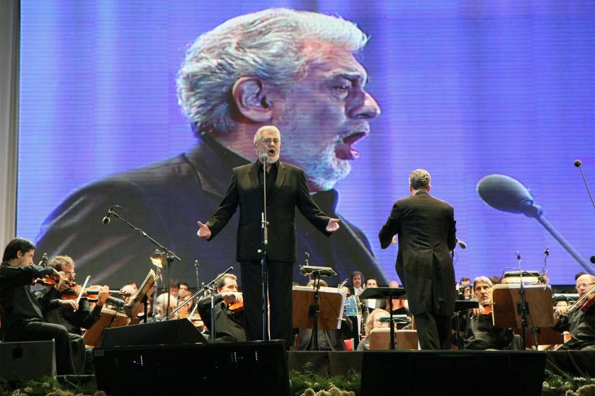 İspanyol tenor Domingo'nun 9 kadına cinsel tacizde bulunduğu belirtildi