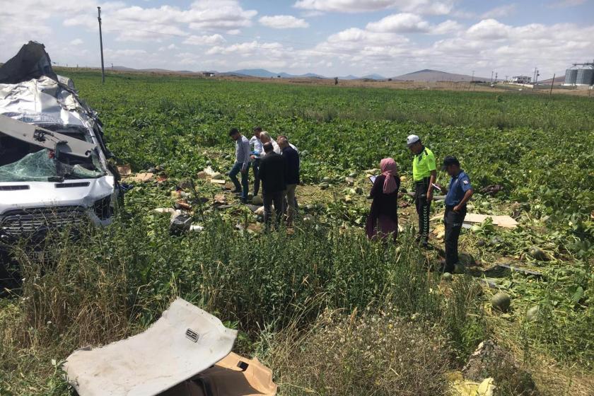 Nevşehir'de işçi minibüsü tarlaya devrildi: 8 ölü, 10 yaralı