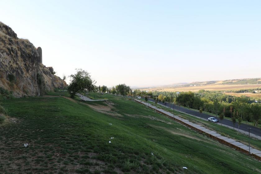 Sur'daki "millet bahçesi" Koruma Kurulu onayı olmadan bitirildi