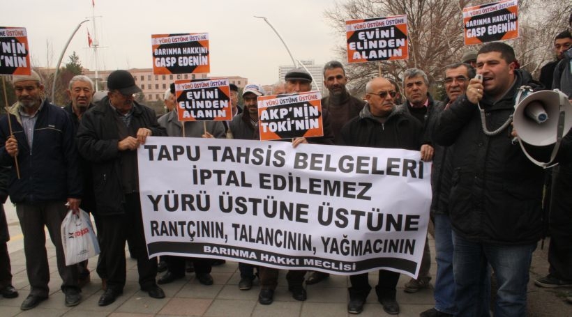 Meclis önünde tapu tahsis protestosu