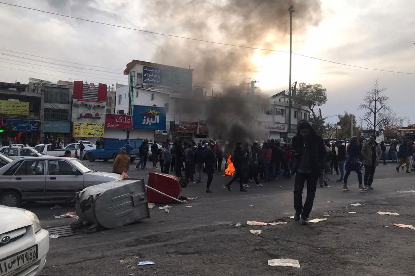 İran’da öfke büyüyor, halk sokakta: Ölü sayısının artmasından endişe ediliyor