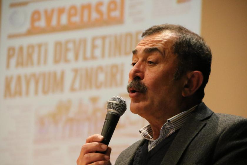 DİSK İç Anadolu Bölge Temsilcisi Tayfun Görgün, Ankara'da düzenlenen Evrensel ile dayanışma etkinliğinde konuşmasını yaparken