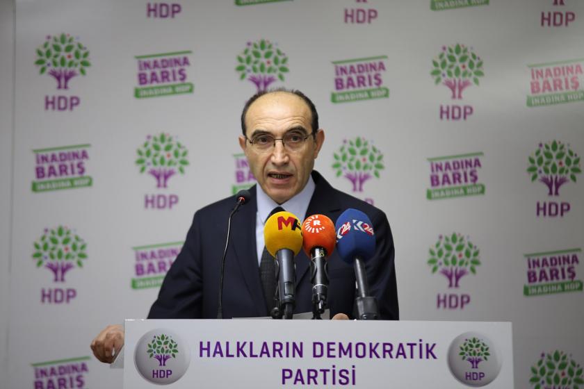 HDP Sözcüsü Günay Kubilay basın toplantısı düzenliyor