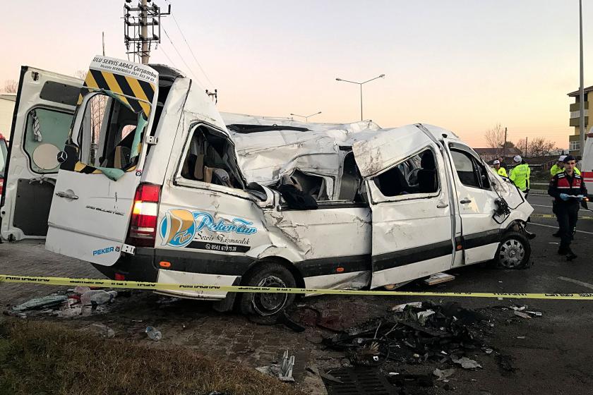 Samsun'da kaza yapan öğrenci servisi