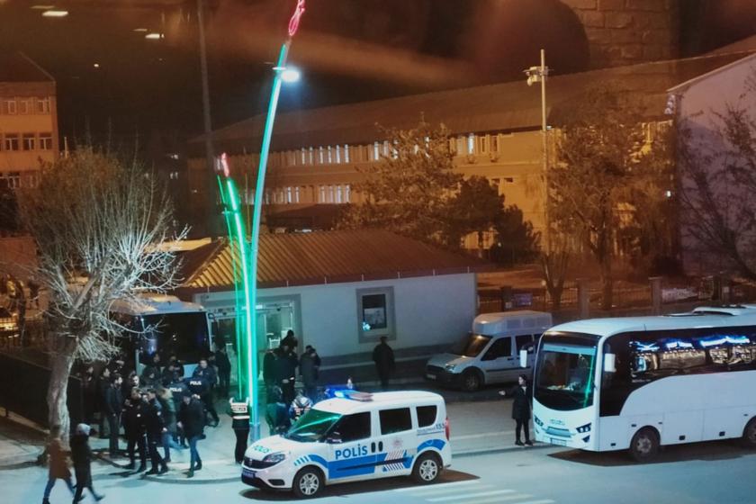 polis aracı ve polis memurları