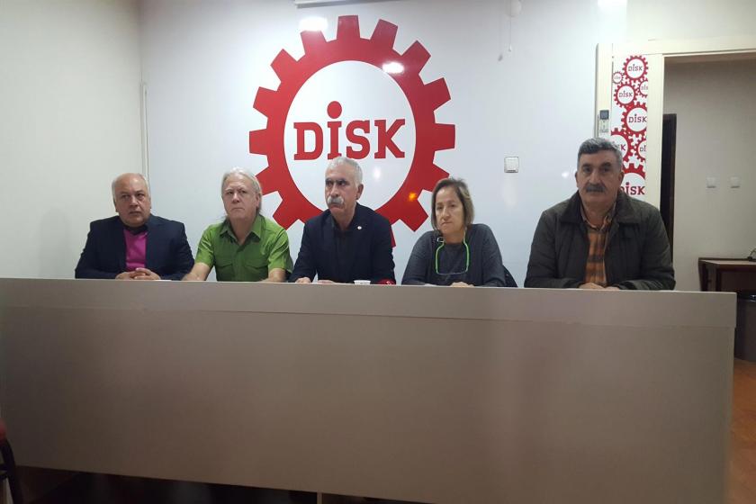 İzmir Emek ve Demokrasi Güçleri kayyumlarla ilgili basın toplantısı düzenledi