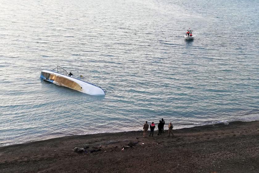 Van Gölü'nde mültecileri taşıyan tekne battı, 7 kişi yaşamını yitirdi