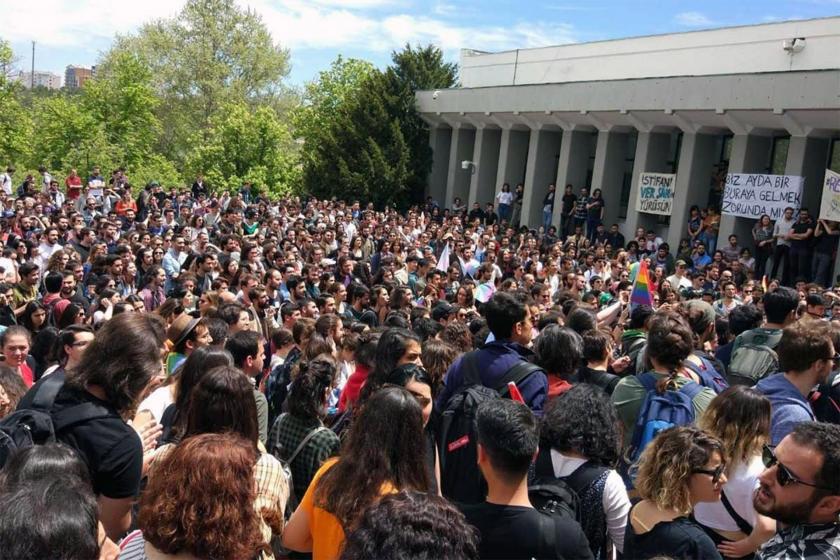 ODTÜ yönetimini protesto eden öğrenciler