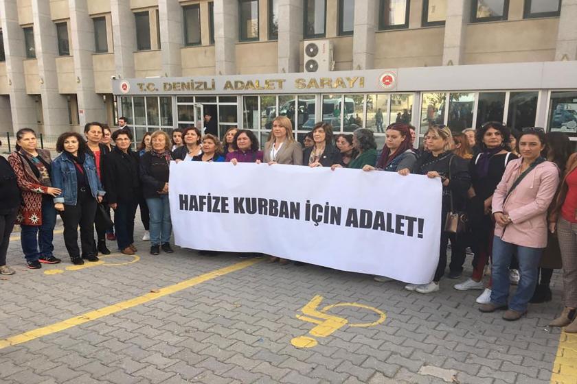 kadınlar hafize kurban için denizli adliyesi önünde