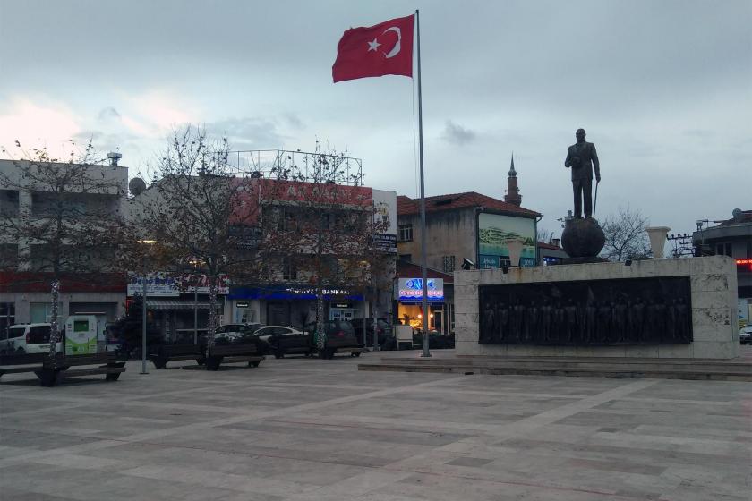 Urla meydanından bir kesit