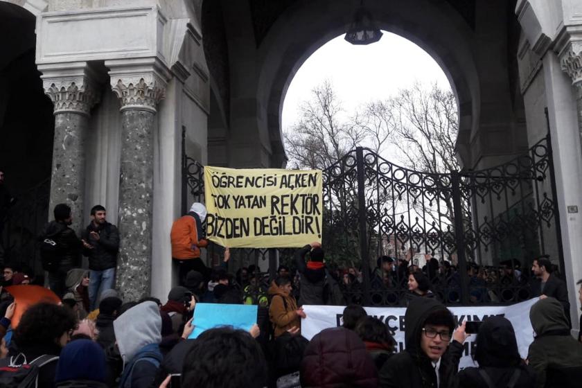 İÜ’de öğrenciler yemek zammına tepkili: Açlığımızı değil dersleri düşünmek istiyoruz