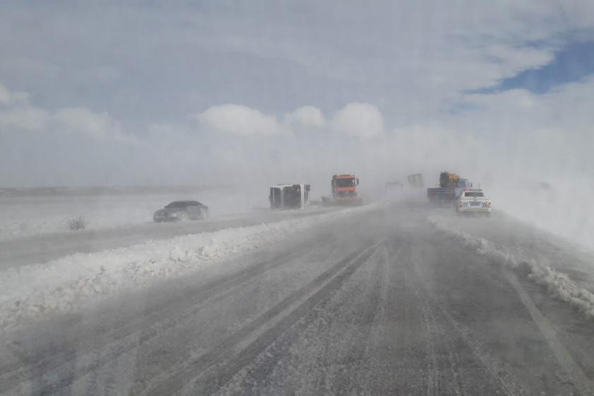 Kayseri'de yolcu otobüsü devrildi: 15 yaralı