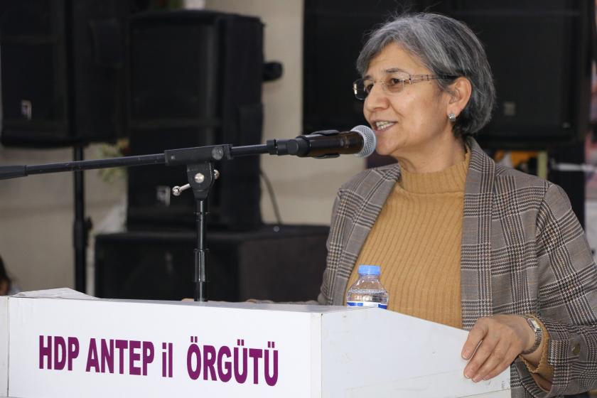 Leyla Güven konuşma yapıyor