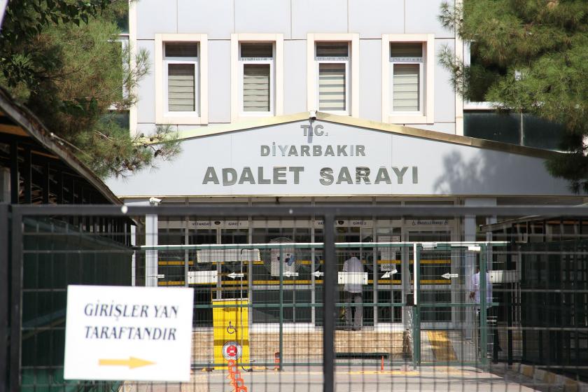 Diyarbakır Adalet Sarayı önü