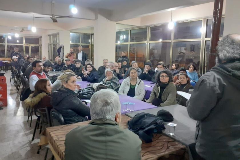 Karabağlar'daki mahalle sakinleri imar planına karşı toplantı düzenledi