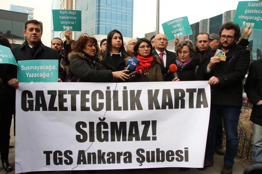 TGS Ankara Şubesi, Cumhurbaşkanlığı İletişim Başkanlığı’nın yüzlerce gazetecinin sarı basın kartını hiçbir gerekçe sunmadan iptal etmesini ve tepkiler üzerine geri adım atarak kartları yeniden kullanıma açmasını sordu