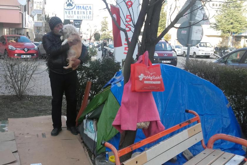 Ankara'da BM önünde bekleyen İranlı mülteci